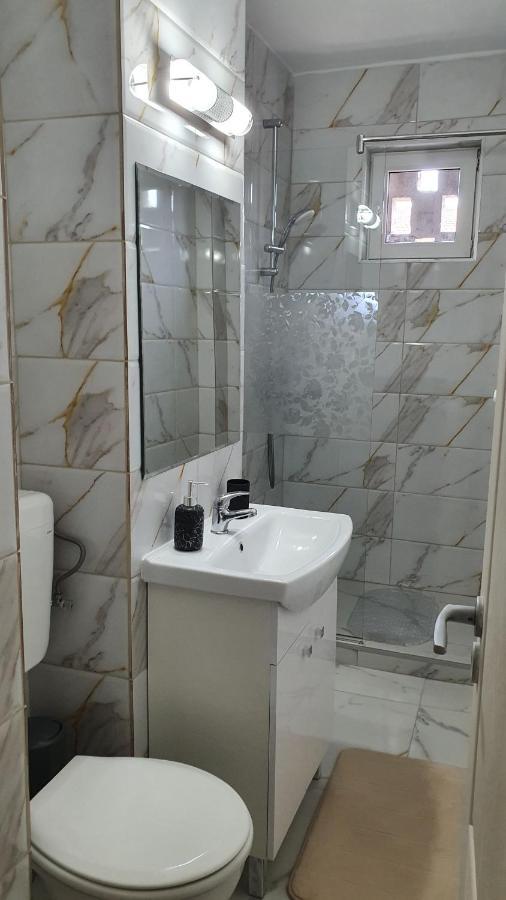 Apartament Estera Apartment Oradea Exterior photo